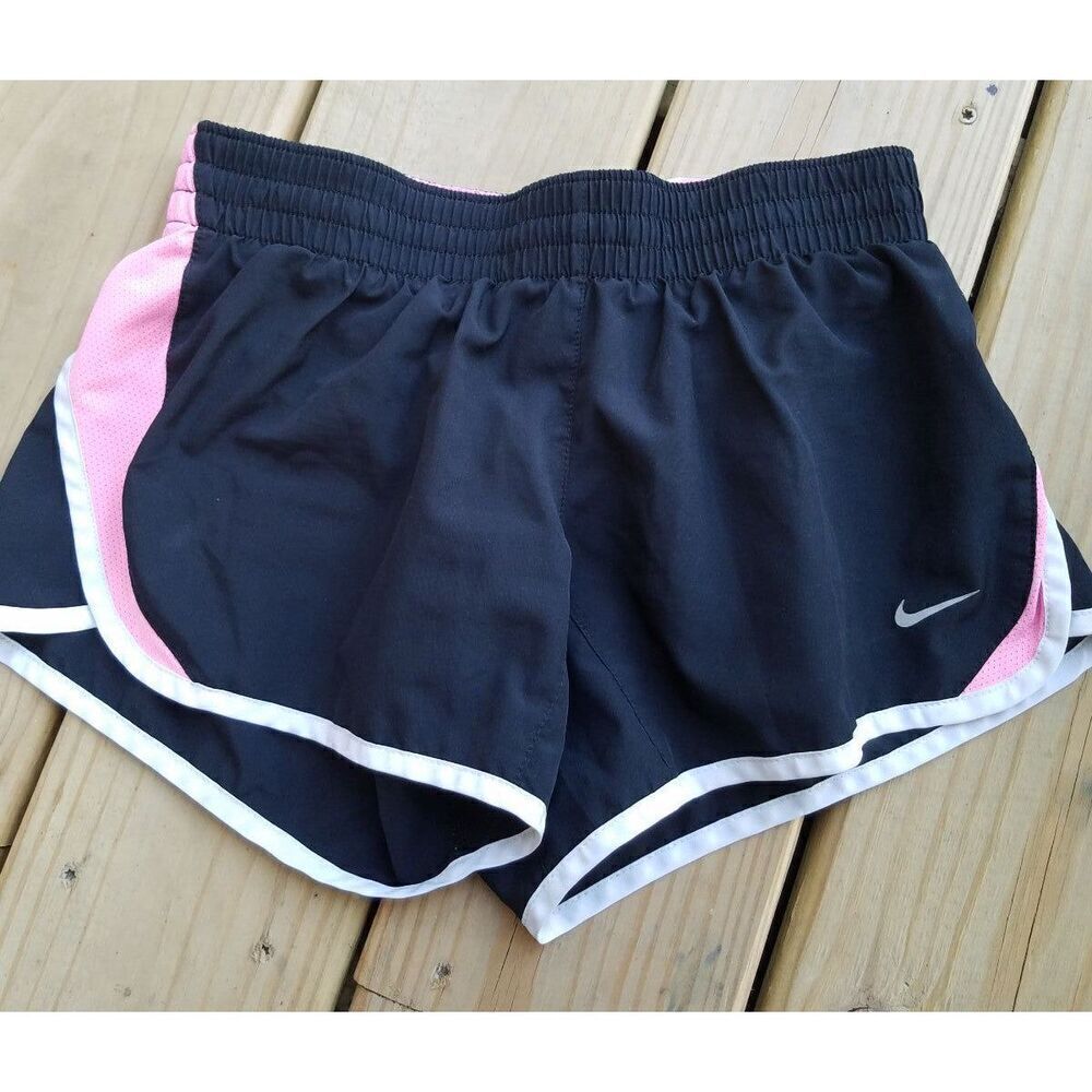 💕Nike Shorts in Black, pink & white XS